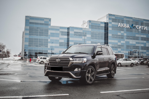 Toyota Land Cruiser 200